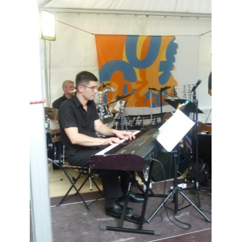 Em Bebbi sy Jazz 2011, Sergej